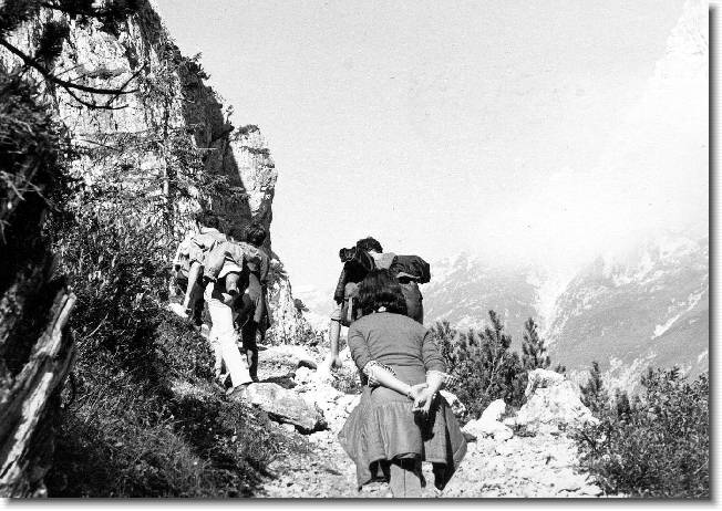 Clicca per scorrere le foto originali ingrandite