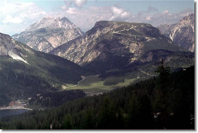 Clicca per scorrere le foto originali ingrandite