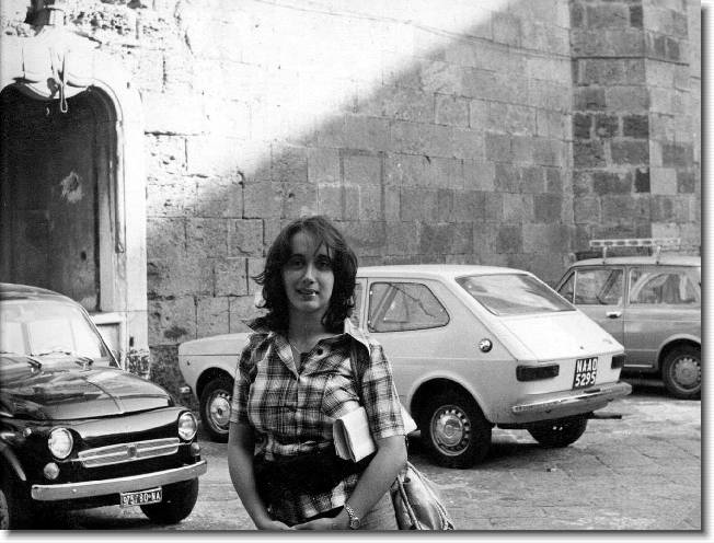 Clicca per scorrere le foto originali ingrandite
