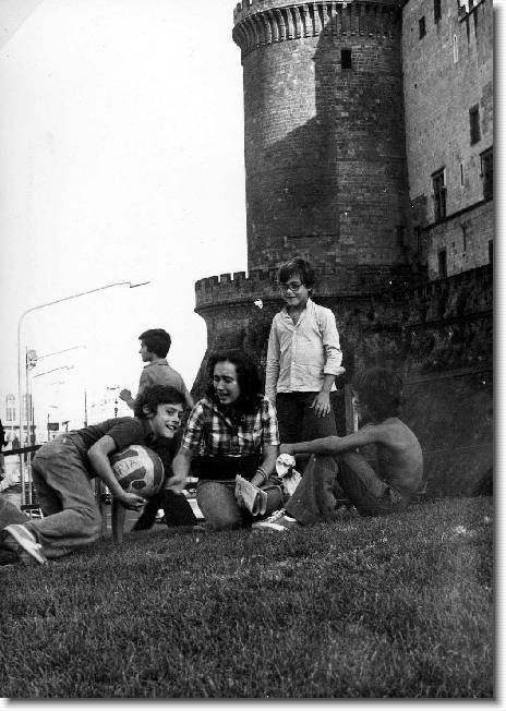 Clicca per scorrere le foto originali ingrandite
