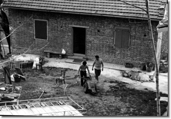 Clicca per scorrere le foto originali ingrandite