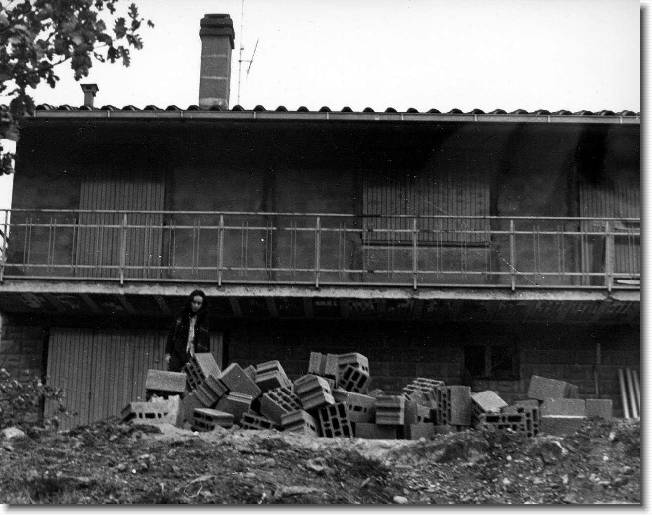 Clicca per scorrere le foto originali ingrandite