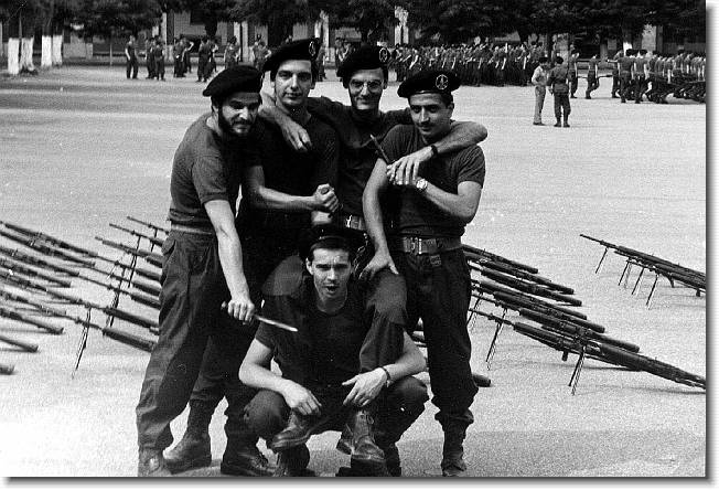 Clicca per scorrere le foto originali ingrandite