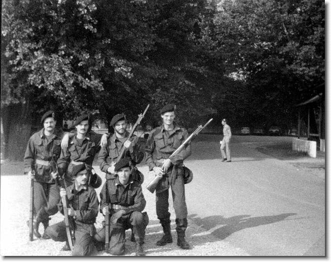 Clicca per scorrere le foto originali ingrandite