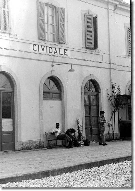 Clicca per scorrere le foto originali ingrandite