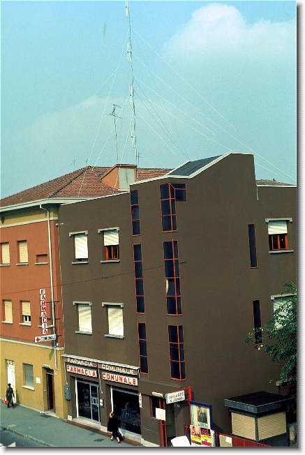Clicca per scorrere le foto originali ingrandite