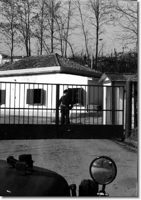 Clicca per scorrere le foto originali ingrandite