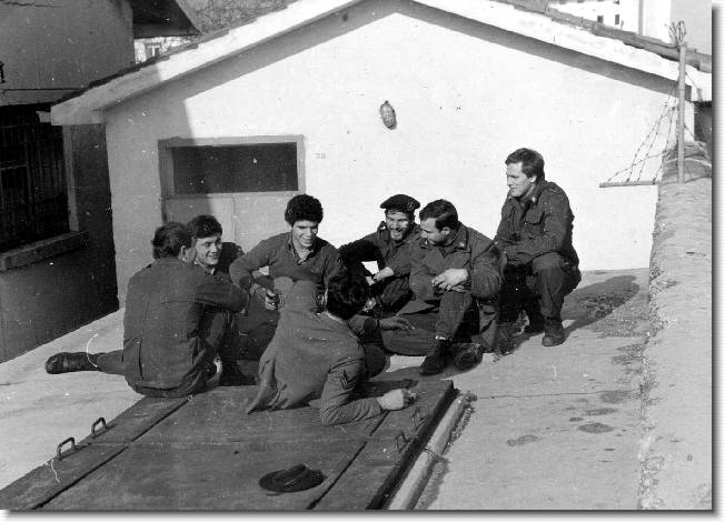 Clicca per scorrere le foto originali ingrandite