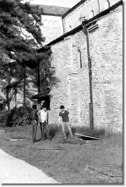 Clicca per scorrere le foto originali ingrandite