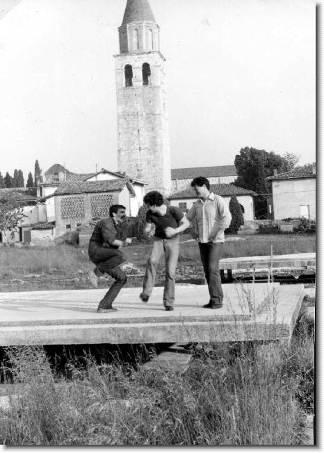Clicca per scorrere le foto originali ingrandite