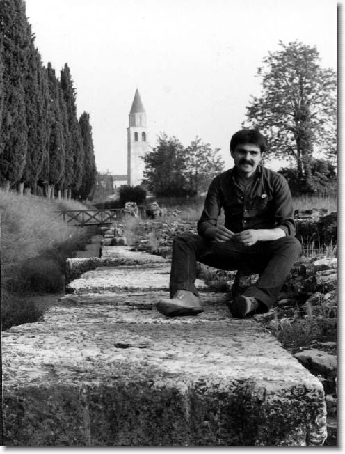 Clicca per scorrere le foto originali ingrandite