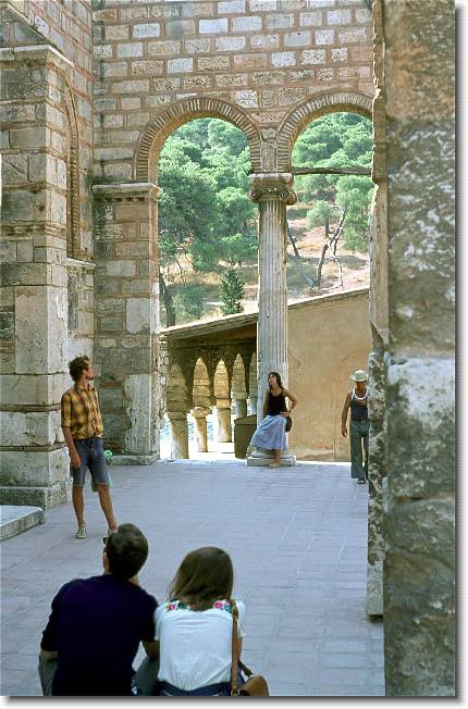 Clicca per scorrere le foto originali ingrandite