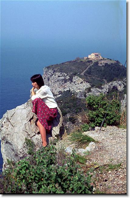 Clicca per scorrere le foto originali ingrandite