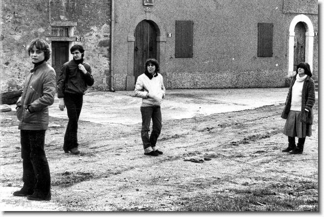 Clicca per scorrere le foto originali ingrandite