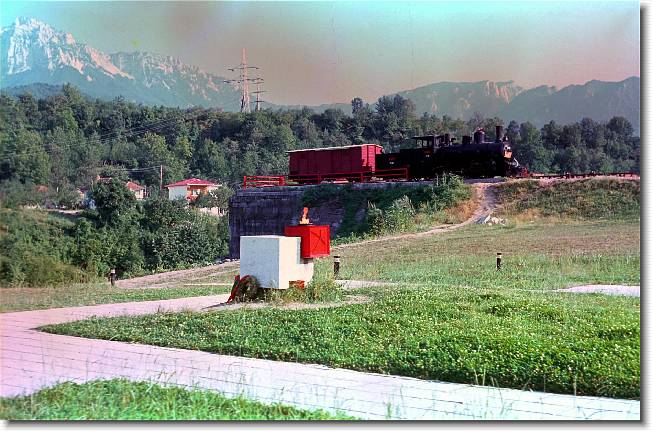 Clicca per scorrere le foto originali ingrandite