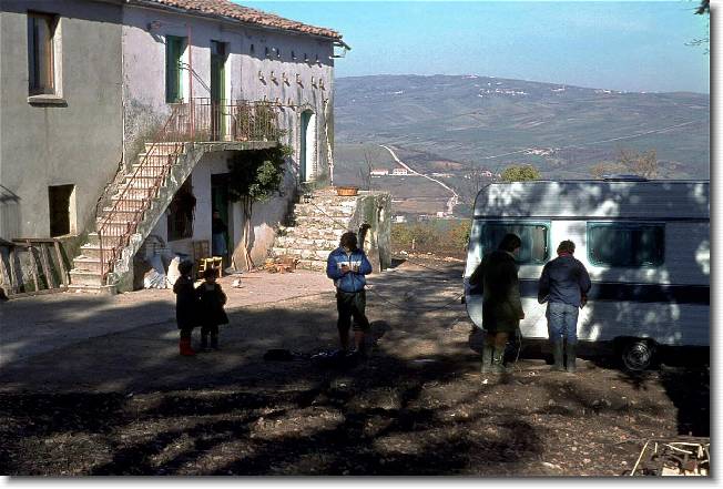 Clicca per scorrere le foto originali ingrandite
