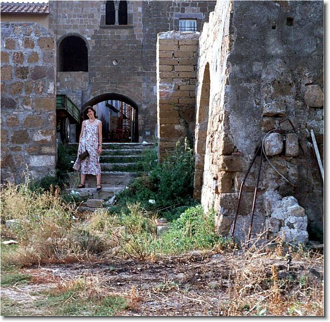 Clicca per scorrere le foto originali ingrandite