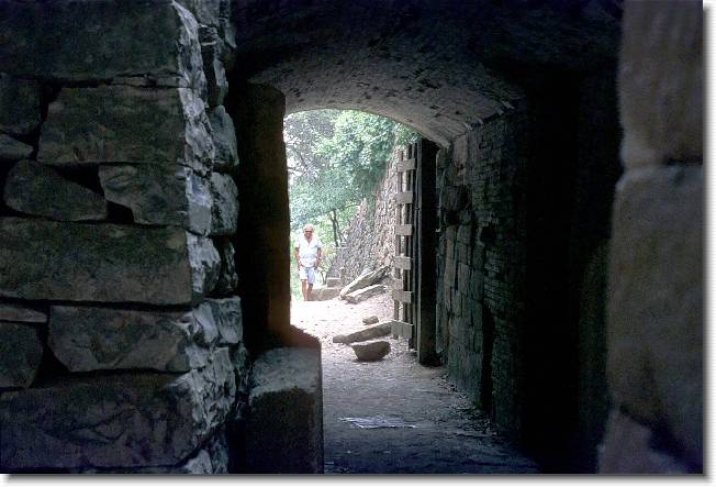 Clicca per scorrere le foto originali ingrandite