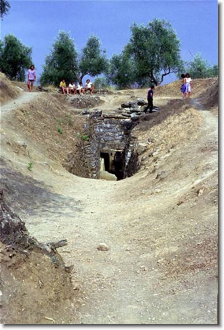 Clicca per scorrere le foto originali ingrandite