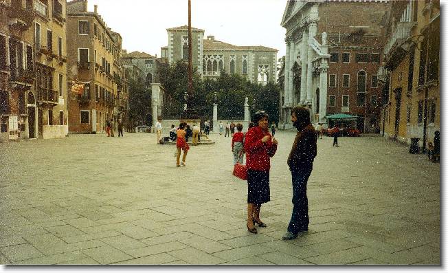 Clicca per scorrere le foto originali ingrandite