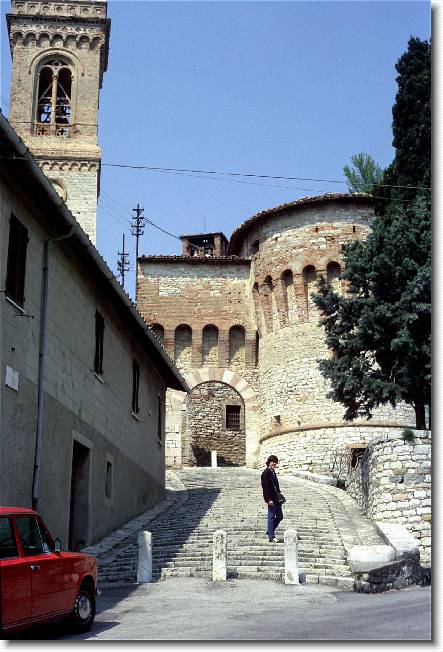 Clicca per scorrere le foto originali ingrandite