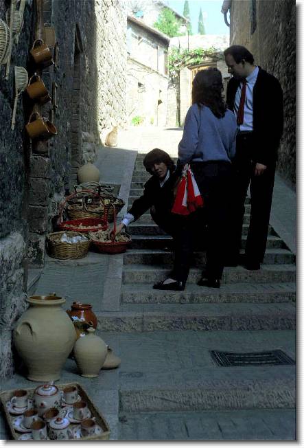 Clicca per scorrere le foto originali ingrandite