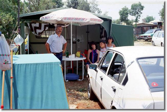 Clicca per scorrere le foto originali ingrandite