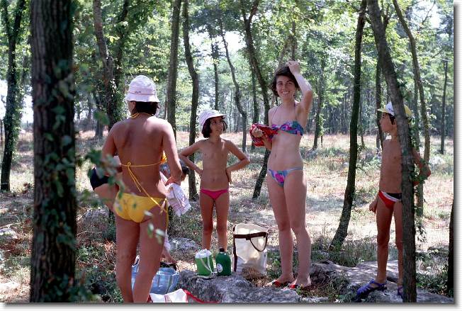 Clicca per scorrere le foto originali ingrandite