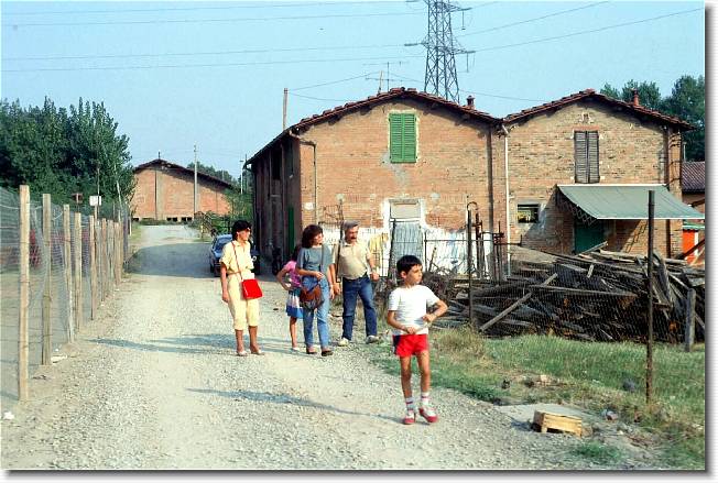 Clicca per scorrere le foto originali ingrandite