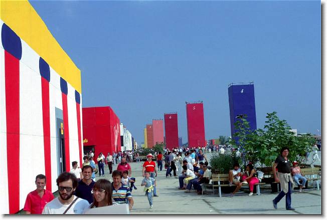 Clicca per scorrere le foto originali ingrandite