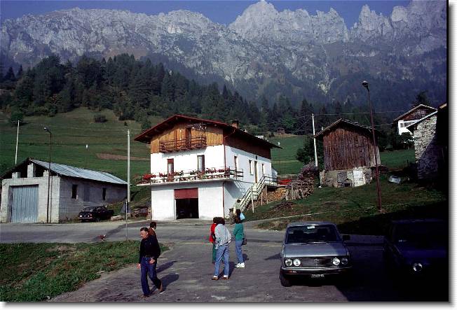 Clicca per scorrere le foto originali ingrandite