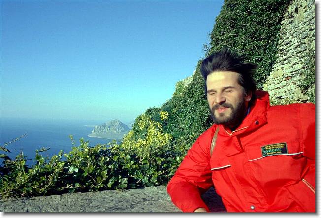 Clicca per scorrere le foto originali ingrandite