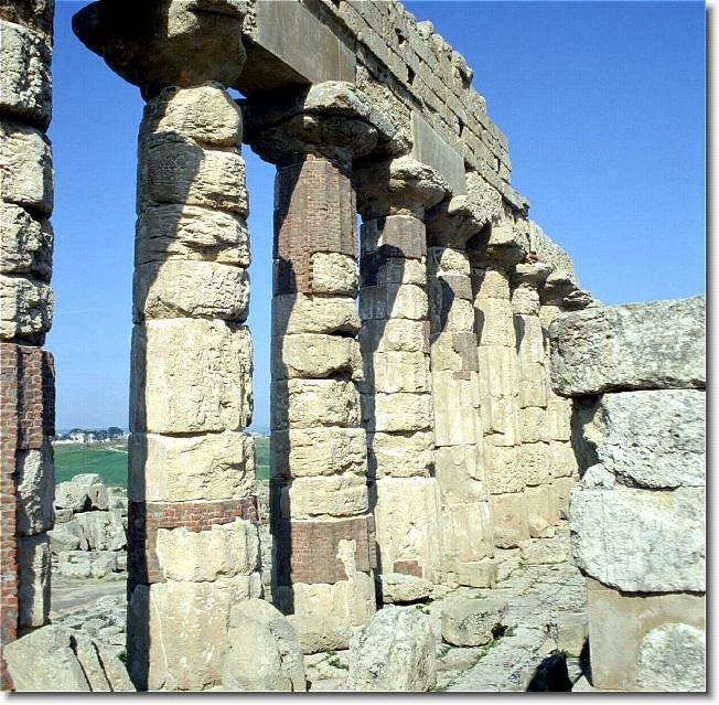 Clicca per scorrere le foto originali ingrandite