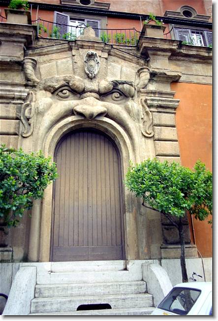 Clicca per scorrere le foto originali ingrandite