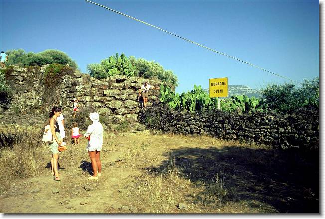 Clicca per scorrere le foto originali ingrandite