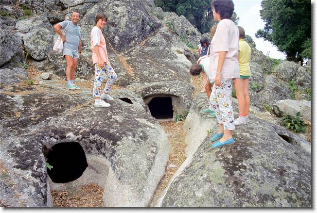 Clicca per scorrere le foto originali ingrandite