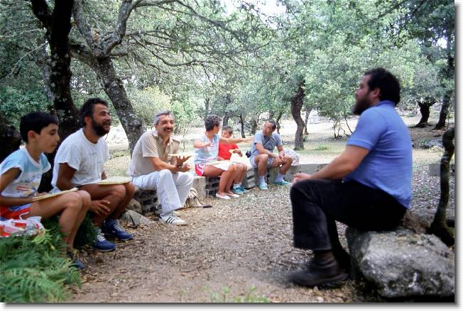 Clicca per scorrere le foto originali ingrandite