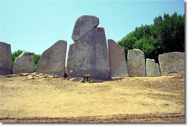 Clicca per scorrere le foto originali ingrandite