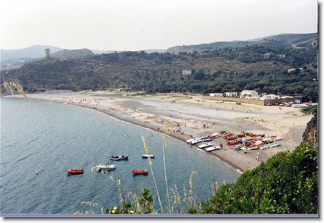 Clicca per scorrere le foto originali ingrandite