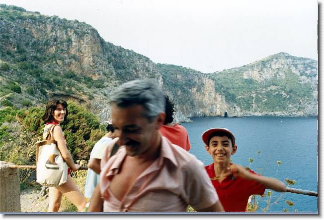 Clicca per scorrere le foto originali ingrandite