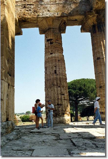 Clicca per scorrere le foto originali ingrandite