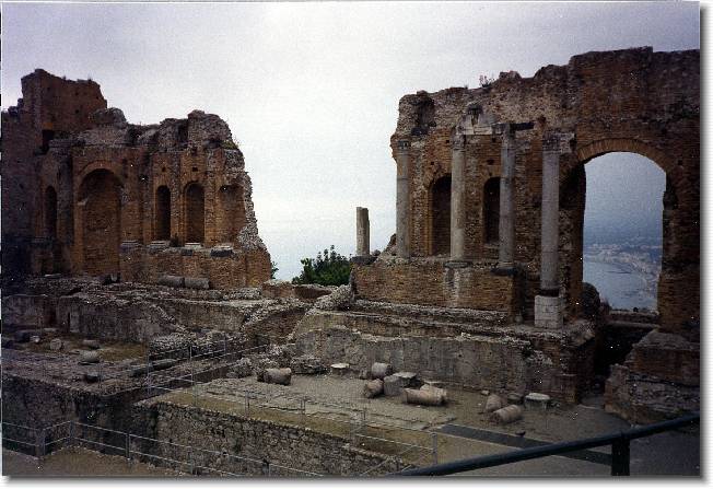 Clicca per scorrere le foto originali ingrandite
