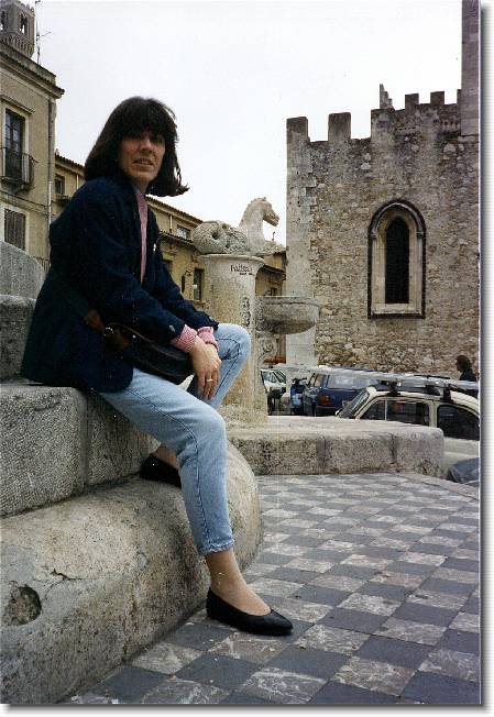 Clicca per scorrere le foto originali ingrandite