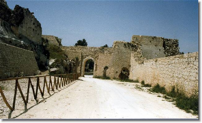 Clicca per scorrere le foto originali ingrandite