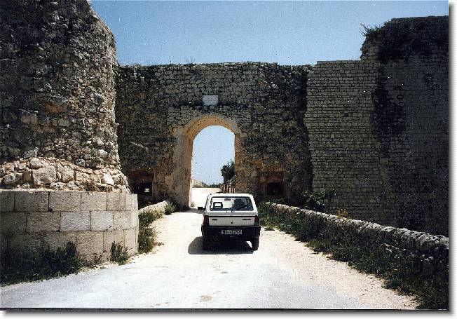 Clicca per scorrere le foto originali ingrandite