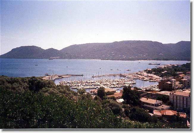 Clicca per scorrere le foto originali ingrandite