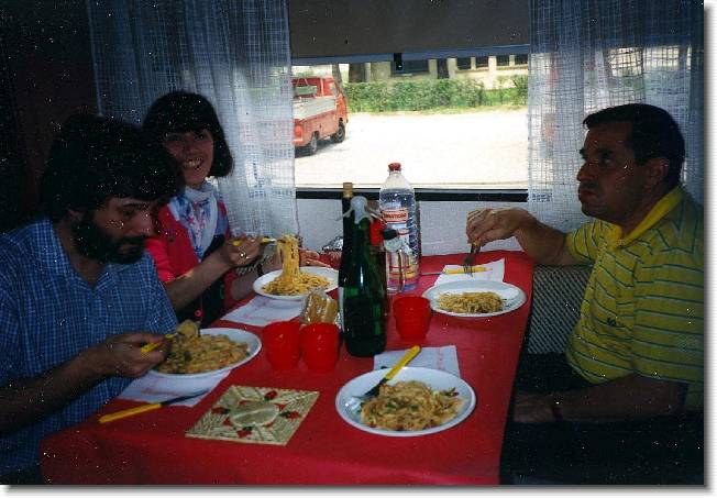 Clicca per scorrere le foto originali ingrandite