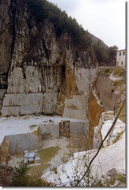 Clicca per scorrere le foto originali ingrandite
