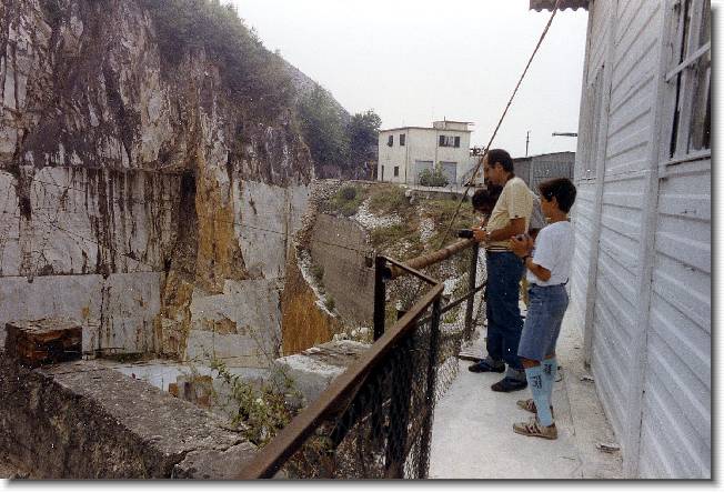 Clicca per scorrere le foto originali ingrandite