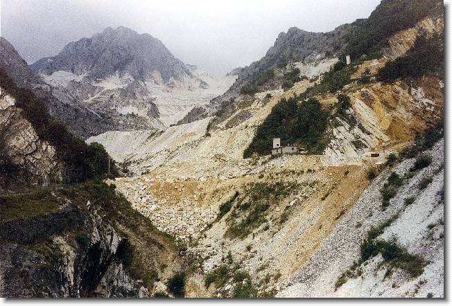 Clicca per scorrere le foto originali ingrandite